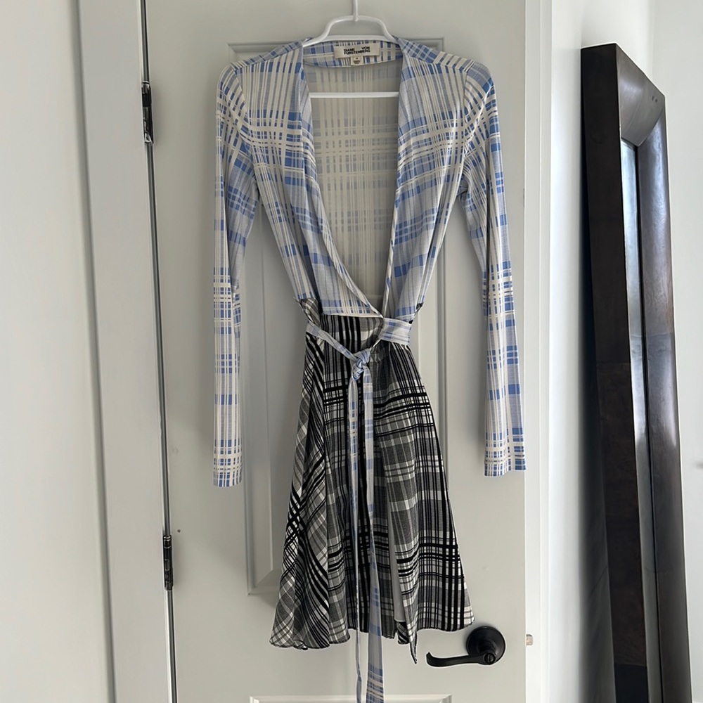 Diane Von Furstenberg Blue & Black Plaid 100% Silk Wrap Dress